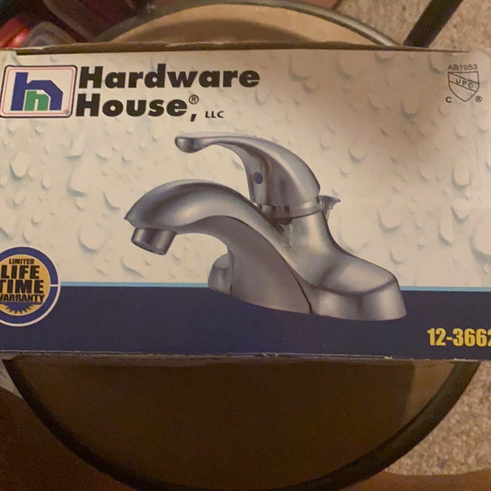 Bathroom sink faucet
